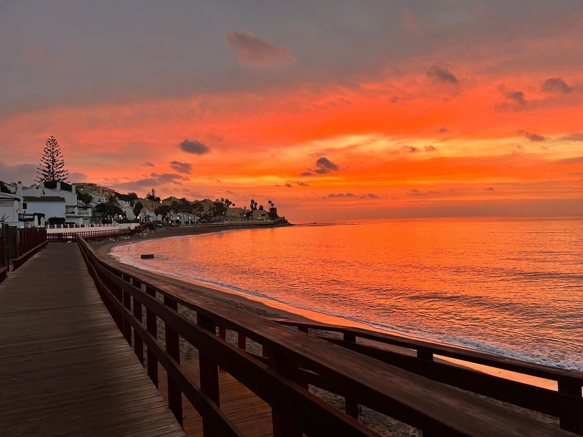 Marbella Beachfront - Beachside Apartment With Stunning Sea Views Dış mekan fotoğraf